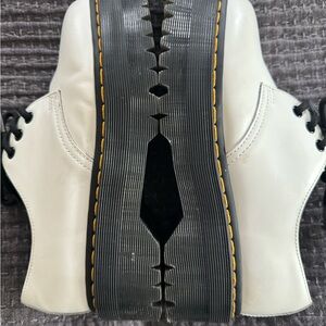 Dr. Martens smooth leather WHITE platform shoes. Size 8 Women